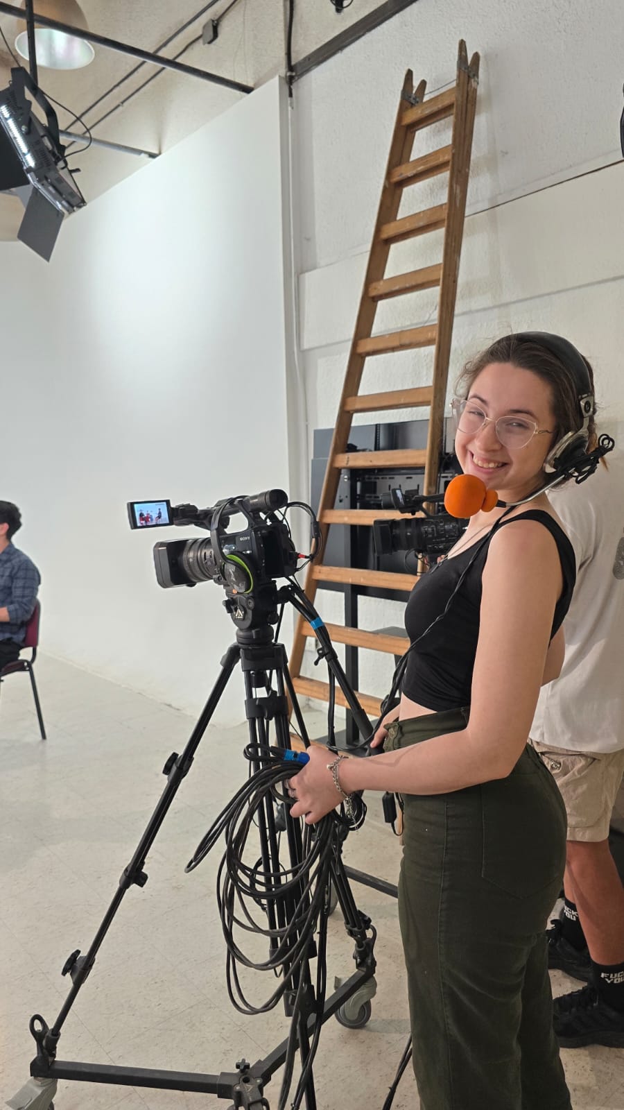 Danii Roche en estudio de filmación